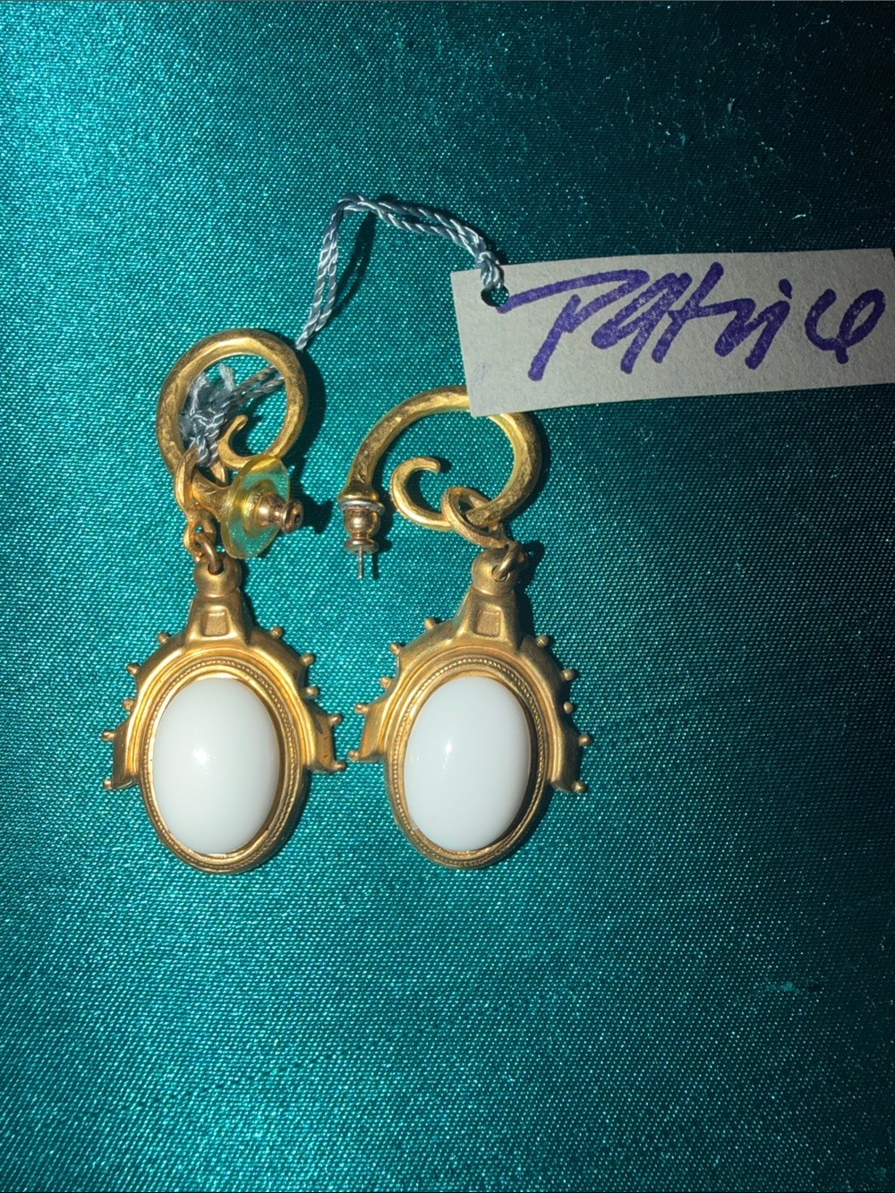 NWT Gorgeous Vintage Euroglass Earrings